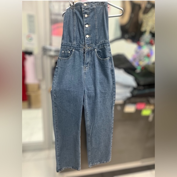 Button front denim  stapples jumpsuit - Picture 3 of 5
